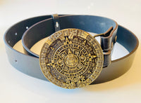 Boucle de ceinture avec des symboles aztèques ou mayas avec un soleil ,  couleur bronze
